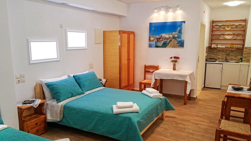 Augusta Studios & Apartments Náousa Quarto foto